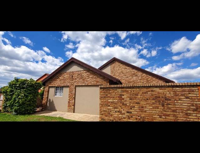 7 BEDROOM PROPERTY TO RENT IN DIE BULT